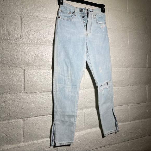 Women's LEVIS JEANS SMALL - Picture 1 of 8